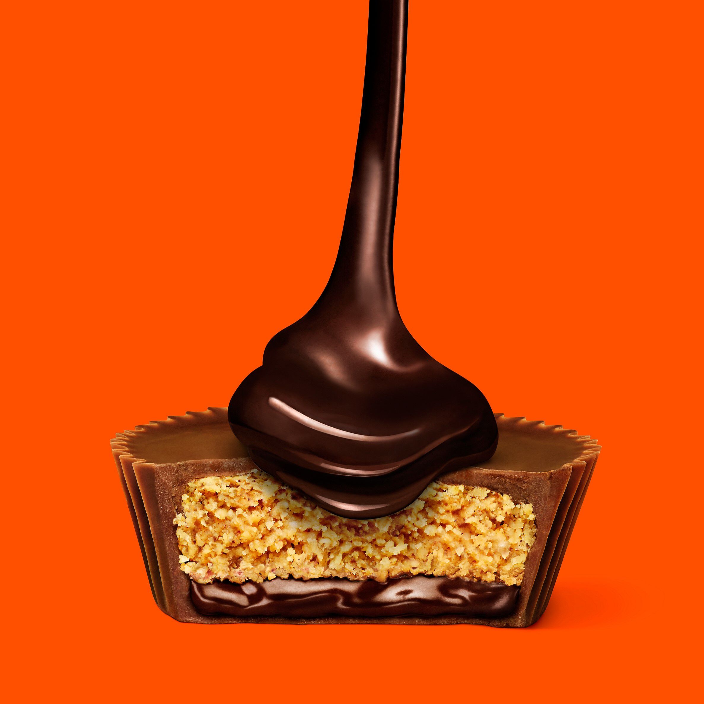REESE’S BIG CUP Milk Chocolate Peanut Butter Cups with Chocolate Lava, 1.4 oz (16 Count) - THE HERSHEY COMPANY